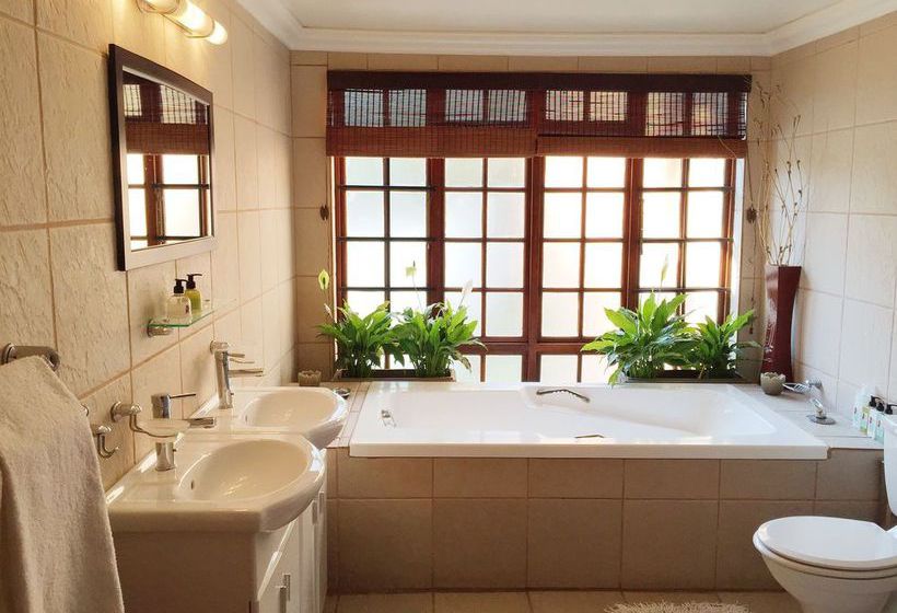 Pension Coral Tree Inn 2