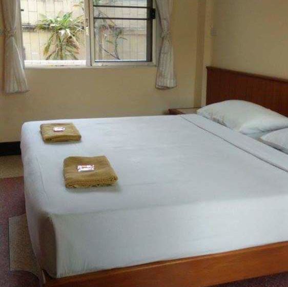 Hotel Safe House Court 5