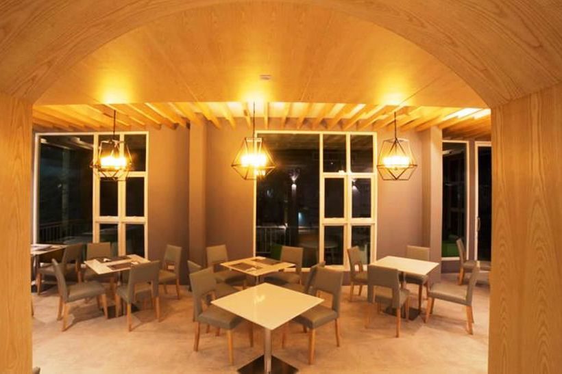 Hotel The Bliss Ubon 4