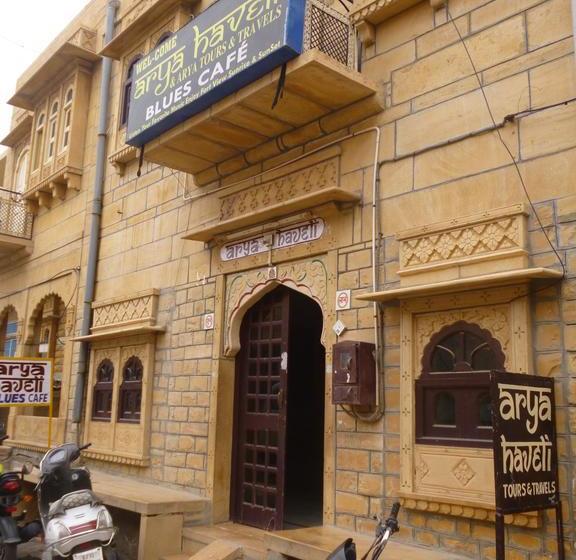 Hotel Arya Haveli