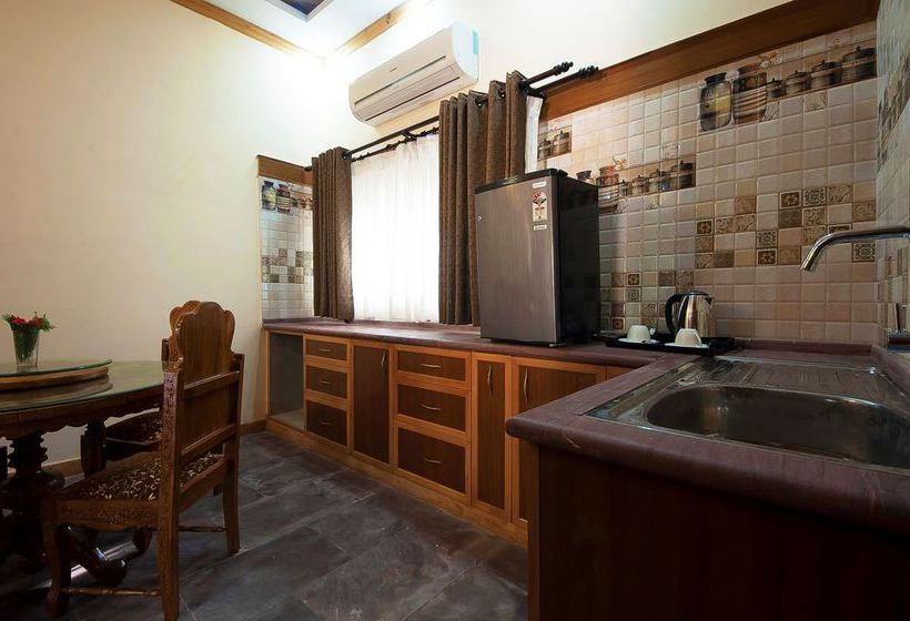 Tuskars Resort Corbett 13