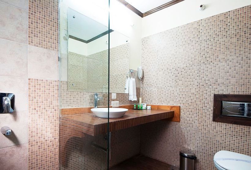 Tuskars Resort Corbett 14