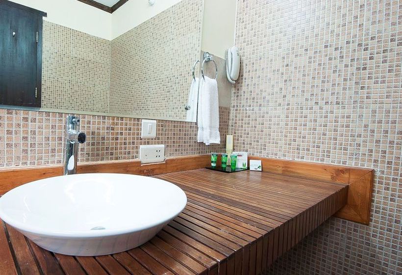 Tuskars Resort Corbett 15