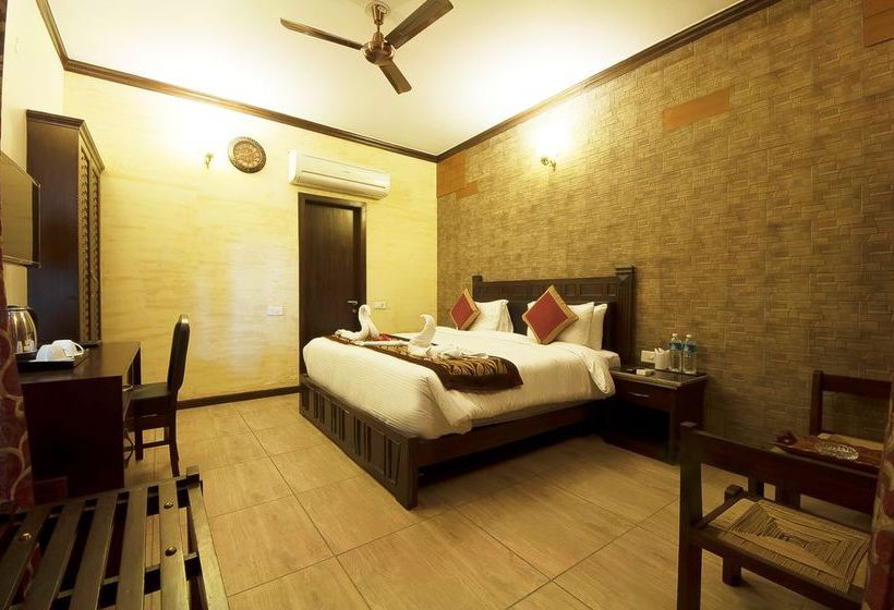 Tuskars Resort Corbett 17