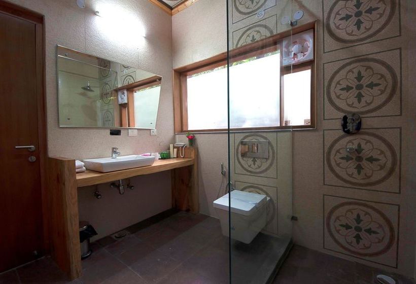 Tuskars Resort Corbett 19