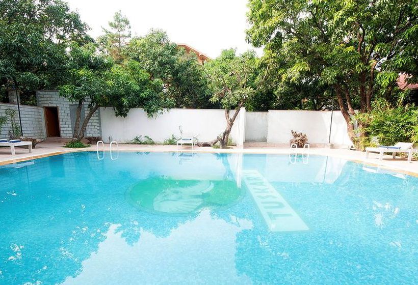 Tuskars Resort Corbett 7