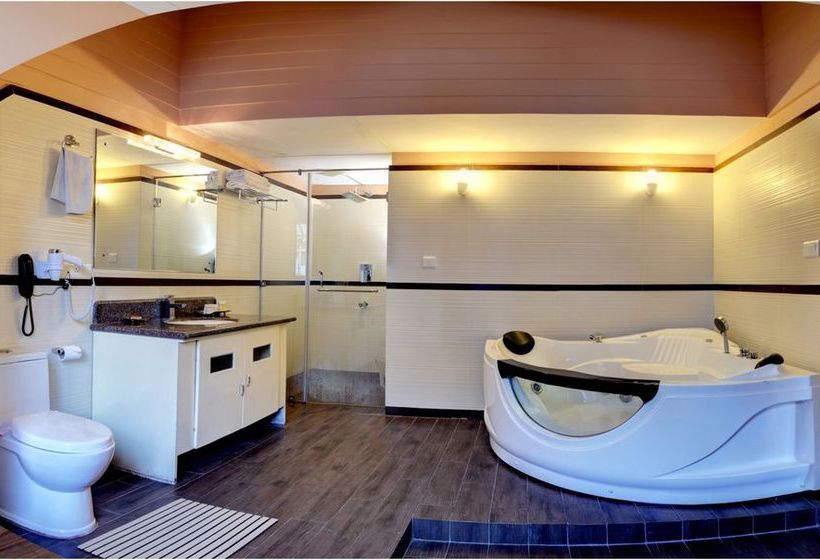 Hotel Summit Golden Crescent 8