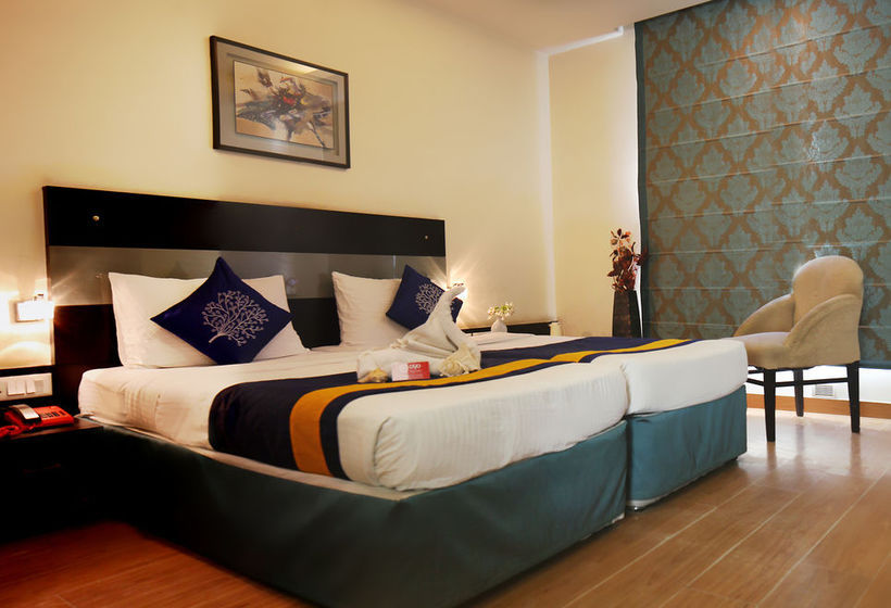 Hotel Oyo Premium Dlf City Club 11