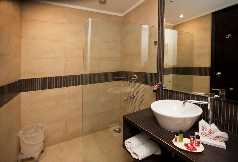 Hotel Oyo Premium Dlf City Club 2