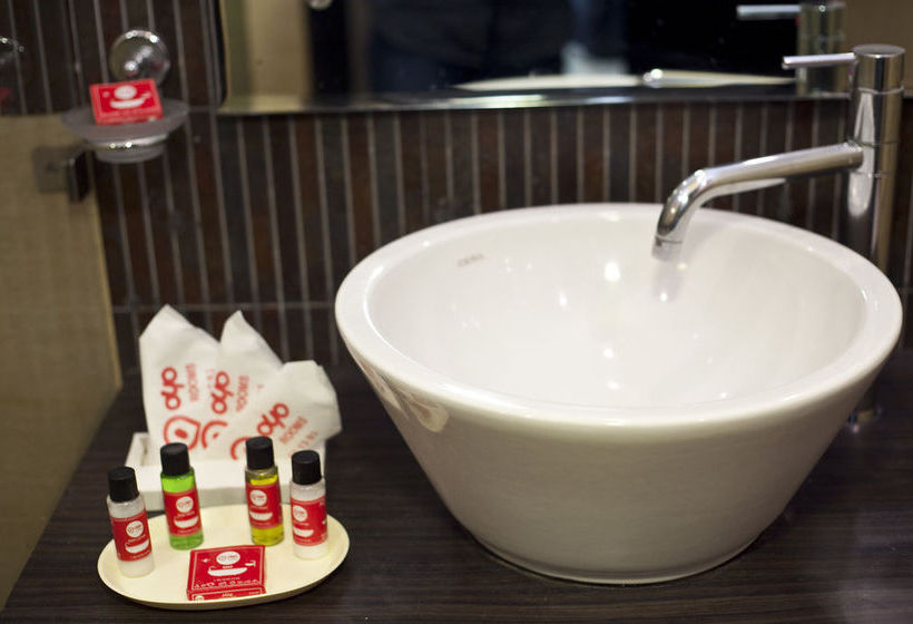 Hotel Oyo Premium Dlf City Club 3