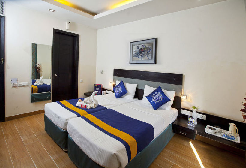 Hotel Oyo Premium Dlf City Club 6