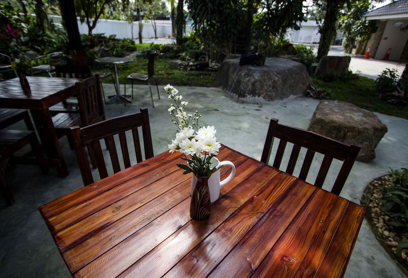 Hotel Phuplaces Bangsaen 10