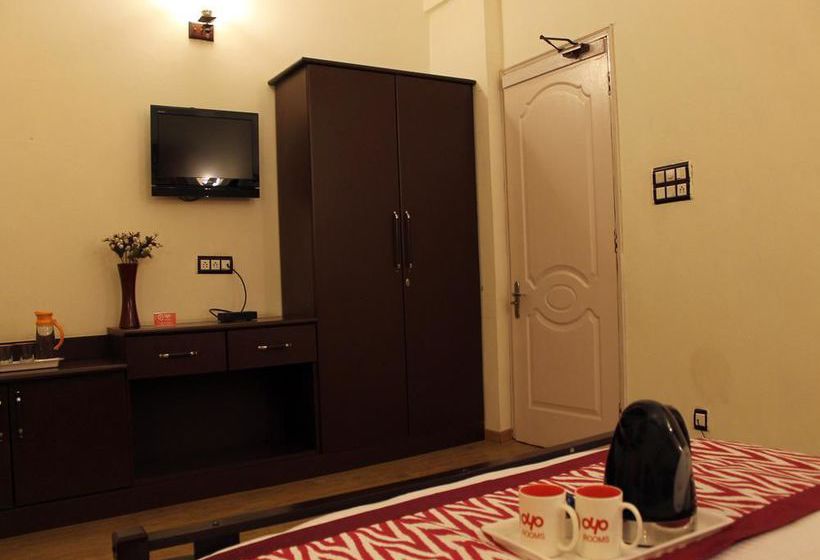 Hotel Oyo Rooms Greater Noida Sharda Hospital 16