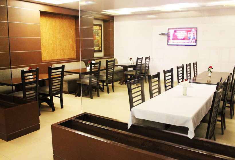 Hotel Oyo Premium Kaushambi 2