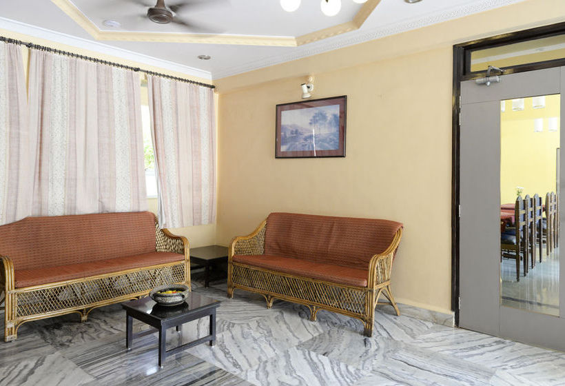 Hotel Oyo Rooms Campal Miramar Beach 2