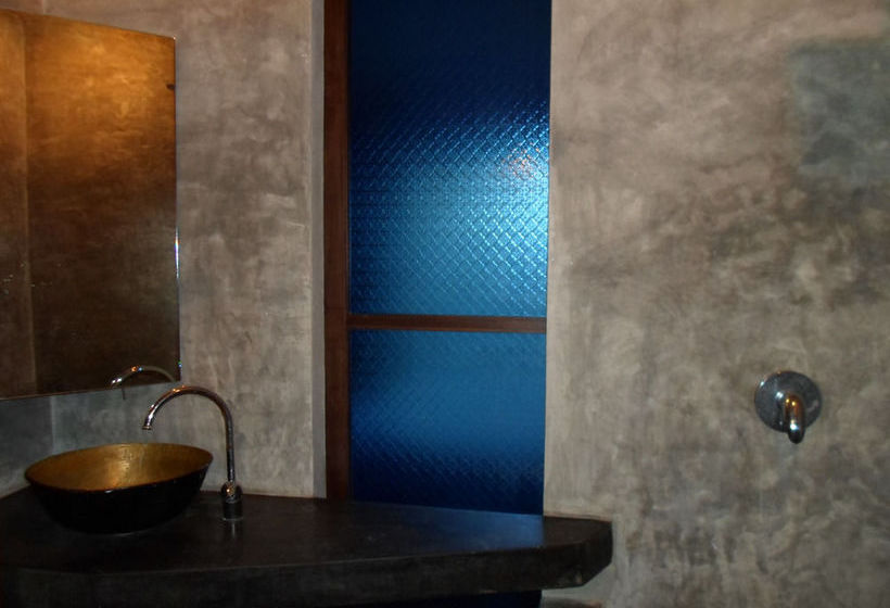 Hotel Naraya Riverside Resort 3