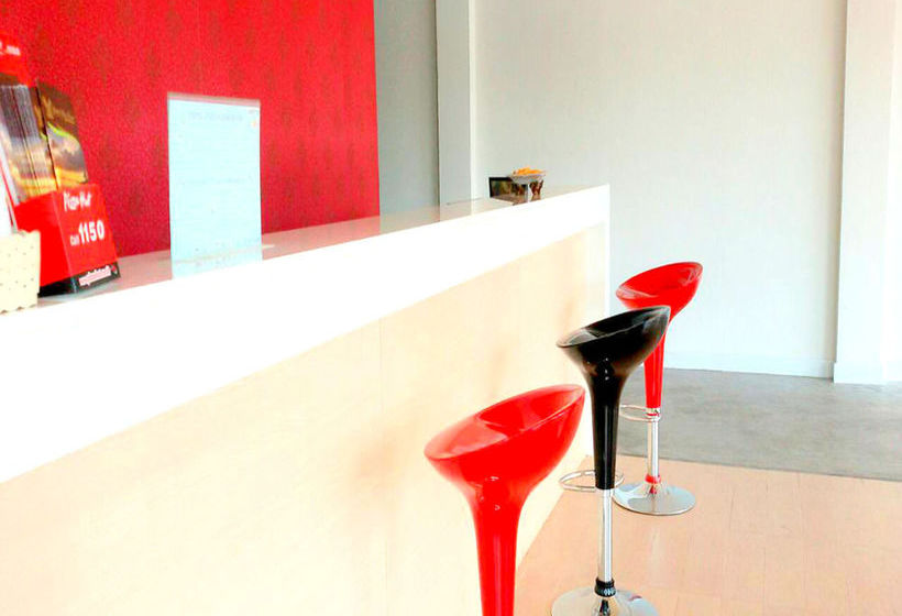 Hotel The Living At Surat 1