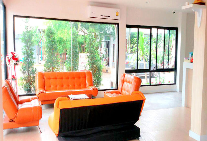 Hotel The Living At Surat 12