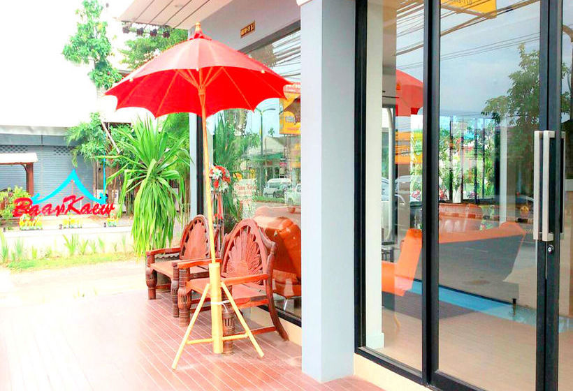 Hotel The Living At Surat 9