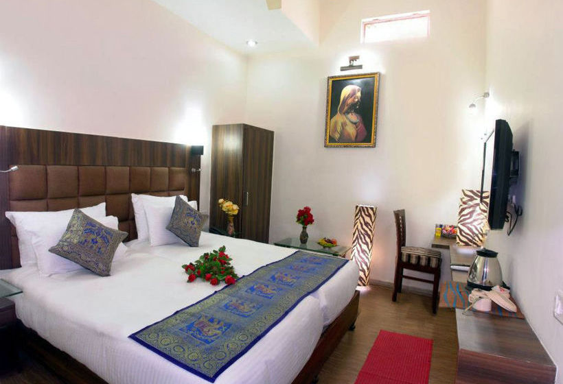 Hotel Dolphinn Agra Uttar Pradesh