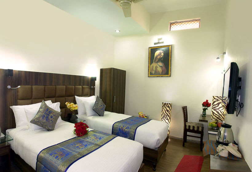 Hotel Dolphinn Agra 1