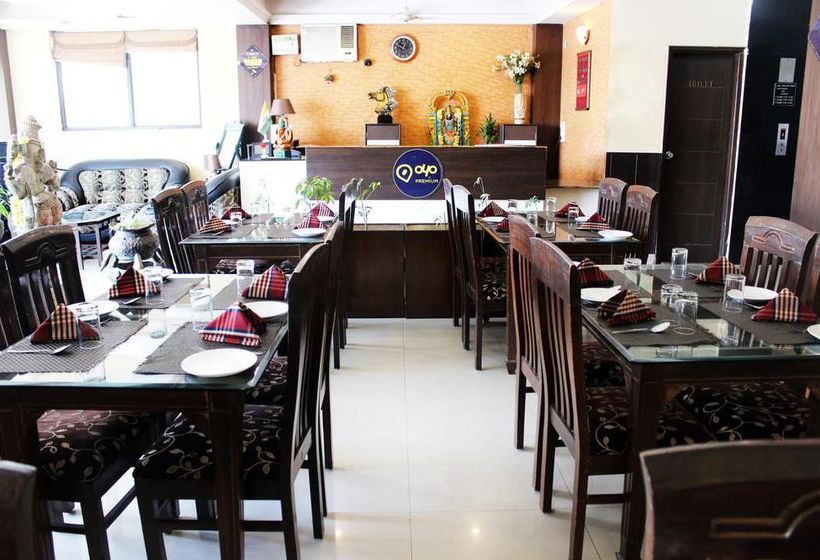 Hotel Oyo Premium Saharanpur Road 11