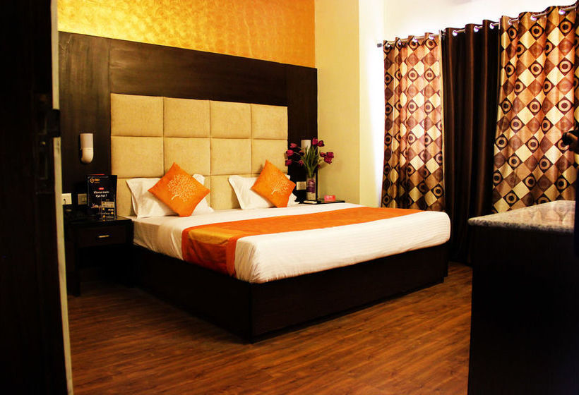 Hotel Oyo Premium Saharanpur Road 2