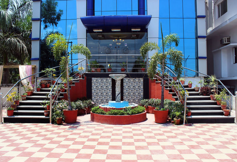 Hotel Oyo Premium Saharanpur Road 4