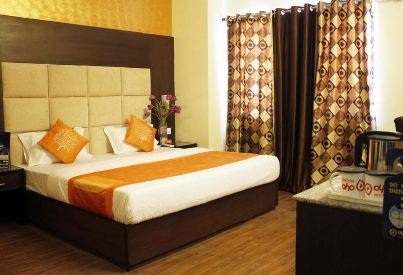 Hotel Oyo Premium Saharanpur Road 9