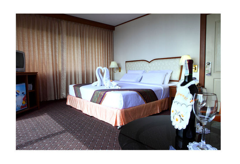 Hotel Wattana Park 10