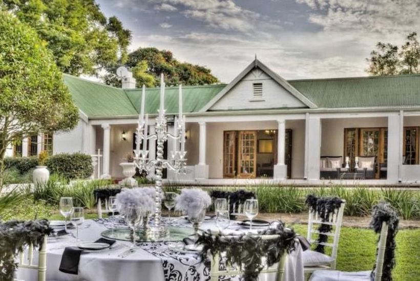 Pension Nut Grove Manor 1