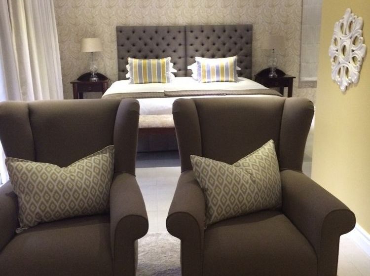 Pension Nut Grove Manor 13