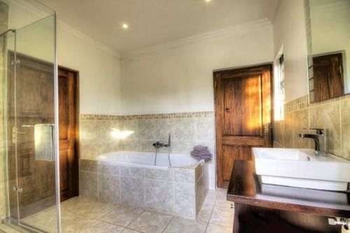 Pension Nut Grove Manor 20