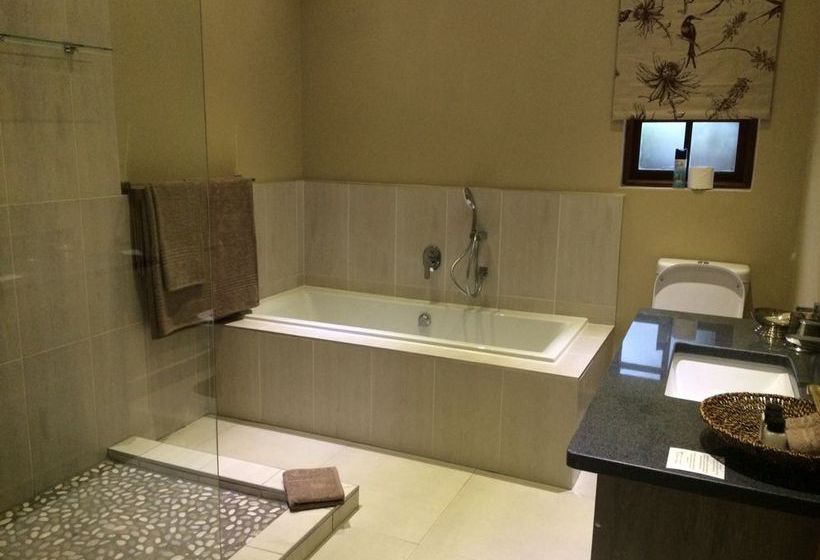 Pension Nut Grove Manor 5