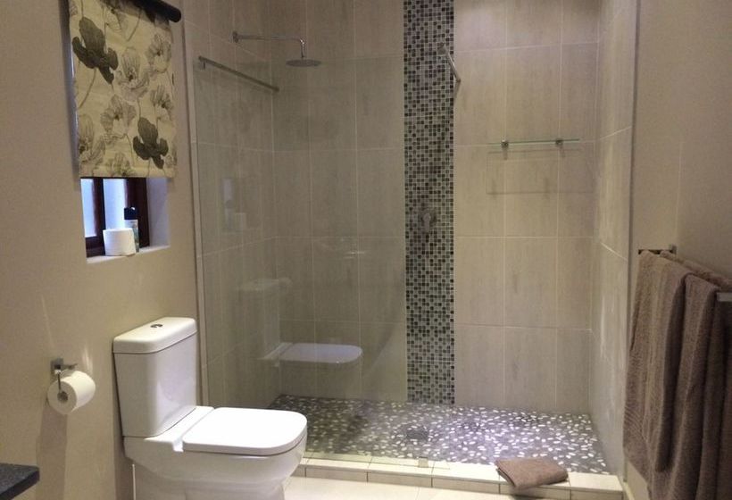 Pension Nut Grove Manor 6