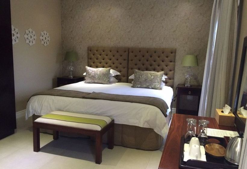 Pension Nut Grove Manor 7