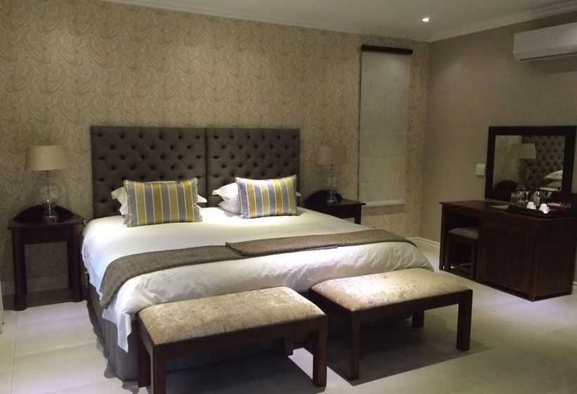 Pension Nut Grove Manor 8