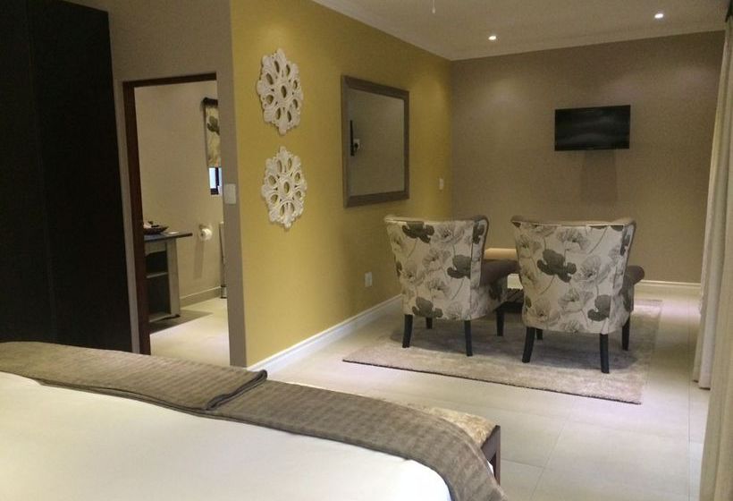 Pension Nut Grove Manor 9