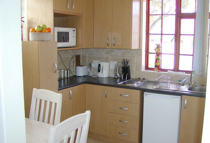 Ascot Gardens Self Catering 11