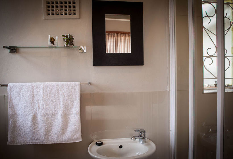 Pension The Lions Guesthouse 18