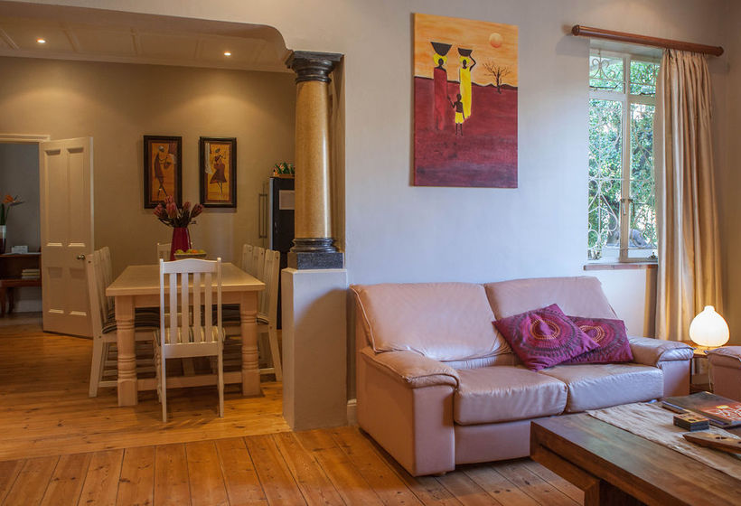 Pension The Lions Guesthouse 9