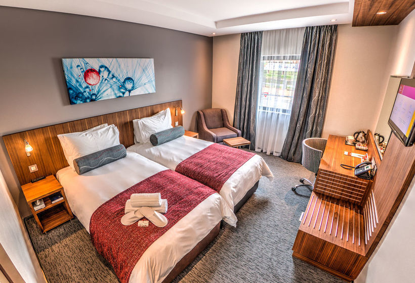 City Lodge Hotel Waterfall City 5