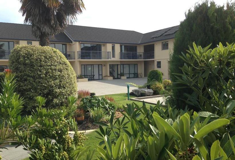 Avalon Manor Motel 10