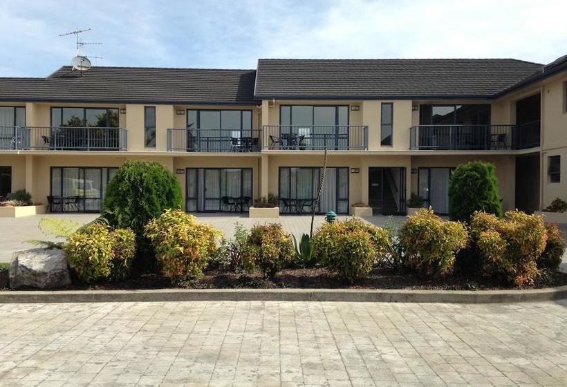 Avalon Manor Motel 11