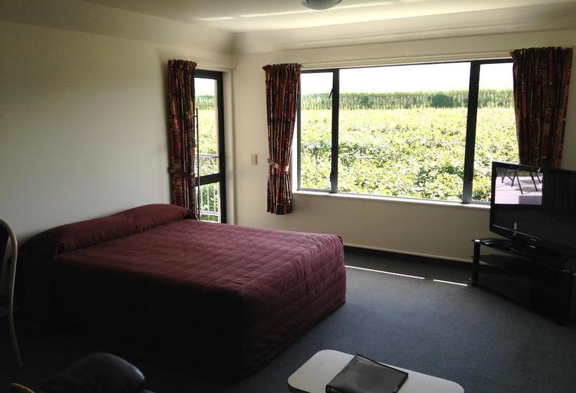 Avalon Manor Motel 14