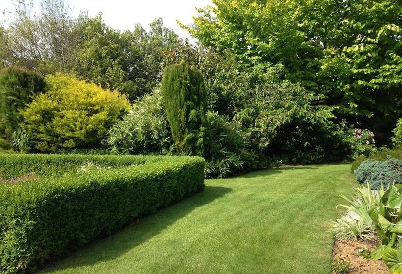 Avalon Manor Motel 18