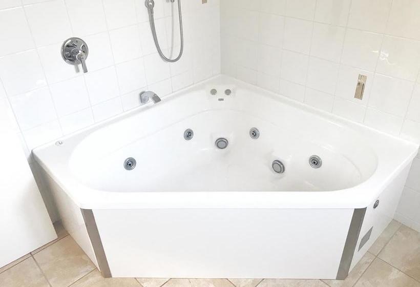 Avalon Manor Motel 2