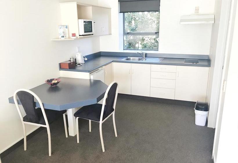 Avalon Manor Motel 5