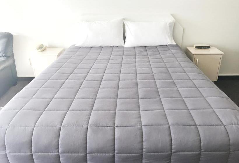 Avalon Manor Motel 7