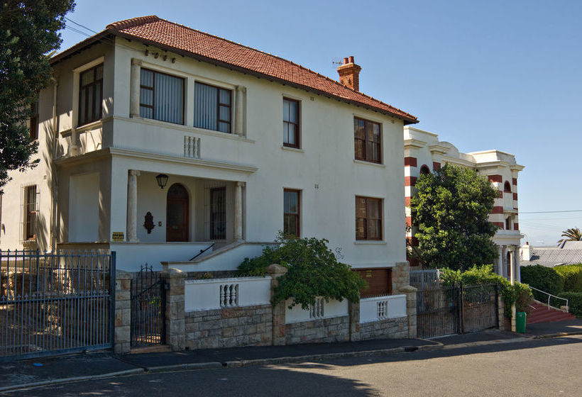 Pension Bella Ev Guest House